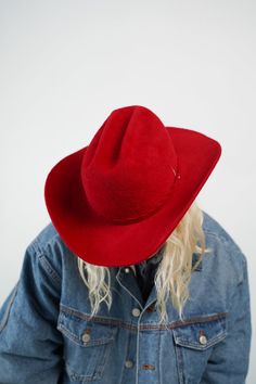 This updated version of our Vision cowboy style features a self-fabric band with a scalloped edge, sealed with a round silver stud. Still made with a center crease, and a flanged brim. Each hat is carefully crafted by hand in our Stockholm studio. Classic Red Fedora Felt Hat, Red Wool Felt Hat With Curved Brim, Classic Red Hat For Fall, Classic Red Felt Hat For Fall, Classic Red Fall Hat, Red Wool Felt Hat For Winter, Red Fedora Felt Hat For Fall, Red Wide Brim Felt Hat For Country Events, Red Brimmed Felt Hat For Fall