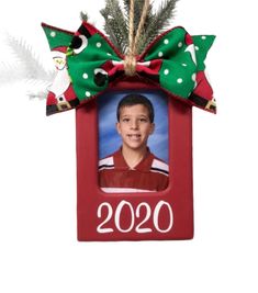 This red photo ornament is shown with a green Santa print bow and is made to hold a wallet size photo. The year 2020 is on the bottom but it can be personalized as well. Just leave your personalization request in the notes to seller area of your order. Thank you! Photo Christmas Gifts, Clip Picture Frame, Christmas Ornaments Personalized, Hand Painted Frames, School Pics, Green Santa, Christmas Frame, Ornaments Personalized, Christmas Frames