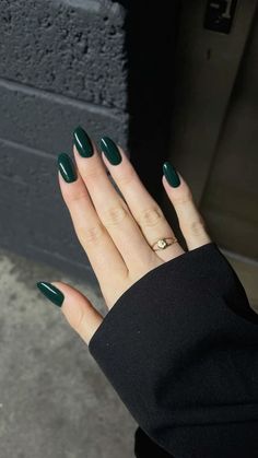 Hoco Nails, Green Acrylic Nails, Dark Green Nails, November Nails, Smink Inspiration, Nail Swag, Xmas Nails, Minimalist Nails