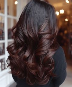 Dark Highlighted Hair, Cinnamon Highlights On Dark Hair, Fall Hair Color Trends For Brunettes, Hot Chocolate Hair, 90s Highlights, Fall Brunette Hair, Vacay Hair, Natural Hair Fall, Coffee Brown Hair