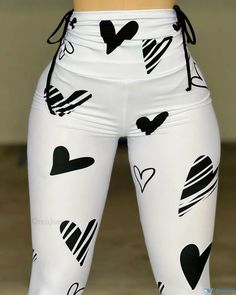 OrcaJump - Chic Heart Patterned Adjustable Waist Leggings with Scrunch Detail Sports Leggings Outfit, Hip Style, Legging Outfits, Long Leggings, Fashion Tights, Casual Sporty, Printed Drawstring, Type Of Pants, Slim Fit Pants