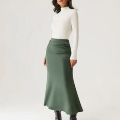 Ruched Side Mermaid Maxi Skirt-Brushed Inside In Moss Green Midi Skirt Outfit, Long Green Skirt, Mermaid Maxi Skirt, Green Maxi Skirt, Maxi Pencil Skirt, High Waisted Maxi Skirt, Maxi Skirt Outfits, Classy Casual Outfits, Mermaid Skirt