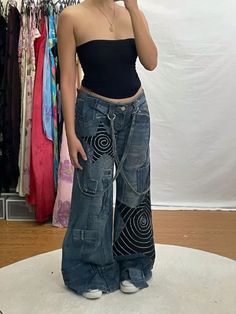 Punk Patchwork Pants, Patchwork Pants Diy, Wide Leg Jeans With Sneakers, Jeans With Sneakers, Custom Jeans Diy, Diy Clothes Design, Denim Ideas, Denim Diy, Popular Fashion