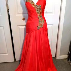 Sherri Hill Orange/ Peach Brand New Beautiful Long Beaded Gown Size 6 In Really Great Shape Sherri Hill Dresses, Beaded Gown, Sherri Hill, Long Gown, Dress First, Color Orange, One Shoulder, Size 6, Womens Dresses