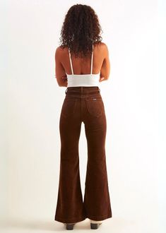 The Details Stretchy Corduroy Material High Waist Fit Flare Leg Gold-Toned Metal Trim Zip Fly Closure 99% Cotton, 1% Elastane Rollas Jeans, Pocket Stitching, Latest Jeans, Denim Sweater, Flare Leg Jeans, Feminine Look, Ladies Boutique, Ribbed Fabric, Affordable Fashion