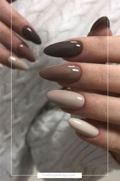 Winter Nail Inspiration: The earth tones of this winter ombré are so beautiful. Find more on our Winter Nails Board and Blog. Winter Nails Round Shape, Nail Ideas Earth Tone, Neutral Winter Nail Designs, Earth Tones Nails, Nails Earth Tones, Nail Designs Earth Tones, Simple Earth Tone Nails, Earth Tone Nails Acrylic Designs, Gel Nails Earth Tones