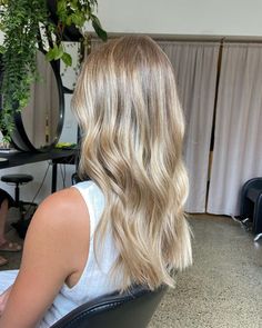 Bday Makeup Ideas, Honey Bronde Haircolor, Makeup Ideas For Blondes, Blonde Hair For Pale Skin, Hair For Pale Skin, Blonde 2024, Blonde Summer Hair, Bday Makeup, Hair Blonde Highlights