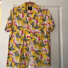 I Purchased This Shirt For My Son But It Was A Little Small. Never Worn, Brand New And Never Worn. Smoke Free Home. This Shirt Fits Me And I Am A Size Medium Women. Cheap Green Collared Hawaiian Shirt, Shirt Fits, My Son, Casual Shirts For Men, Shirt Color, Green Yellow, Hawaiian Shirt, Abercrombie Fitch, Casual Button Down Shirts