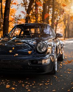 PORSCHE 911 TURBO Fall Car Photoshoot, Car And Owner Photography, Cars Perspective, Retro Car Photoshoot, Car Photography Aesthetic, Photoshoot Ideas Car, Car Photography Ideas