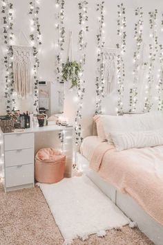 Teen Room Makeover, Aesthetic Bedrooms, Cute Rooms, New Room Ideas, Cute Bedroom, Makeover Bedroom, Teen Room Decor