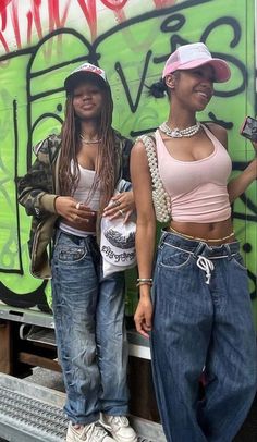 90'outfits Aesthetic, Y2k Outfits Pictures, Early 2000s Shirts & Tops, African American Street Style, Black 90s Outfit Ideas, Moesha Outfits 90s Fashion Street Styles, 2000 Outfits Early 2000s Fashion Trends Baddie, 90s Fashion For Spirit Week, Y2k Nyc Fashion