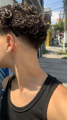 Low Fade Curly Hair, Curly Hair Taper, Fade Haircut Curly Hair, Long Curly Hair Men, Taper Fade Curly Hair, Male Haircuts Curly, Curly Hair Fade, Low Fade Haircut, Men Haircut Curly Hair