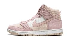 Rusty Pink, Nike X Travis Scott, Retro Basketball Shoes, Low Air Jordan 1, Nike Models, Baskets Nike, Dunks Nike, Nike Dunk High, Dunk High