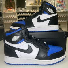 Size 5.5y (7 Women) Lightly Worn Og Box Sold As Shown In Photos Shoes Air, Air Jordan 1 Retro High Og, Air Jordan 1 Retro High, Kids Jordans, Air Jordan 1 Retro, Jordan 1 Retro High, Jordan 1 Retro, Air Jordan 1, Jordan Shoes