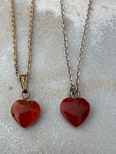 Cute dainty heart necklace with vintage Carnelian natural orange stone heart pendant and vintage chain options of brass or sterling silver  Size 17 inches Orange Stone, Stone Heart, Vintage Necklace, Heart Necklace, Heart Pendant, Favorite Jewelry, Jewelry Accessories, Chain Necklace, Vintage Jewelry