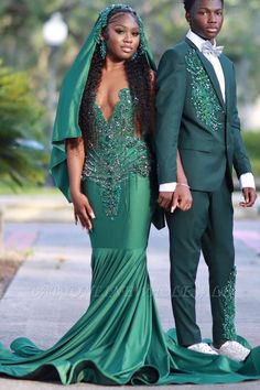 Dark Green Halter Beaded Mermaid Prom Dresses | Babyonlinewholesale Best Formal Dresses, Long Party Gowns, High Neck Prom Dress, Sweep Train Prom Dress, Prom Photoshoot, Prom Couples, Elegant Evening Dress, Prom Dress Inspo