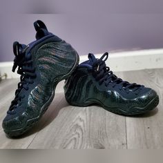 Nike Air Foamposite One Aa3963-400 Womens Size 8.5 Color: Obsidian Glitter Blue Condition: Used, Like New Nike Foamposite Men, Air Foamposite Pro, Foam Posites, Nike Women, Nike Shoes, Nike Air, Like New, Athletic Shoes, Womens Sizes