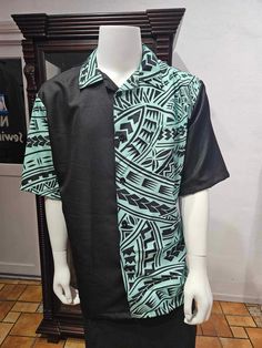 Handmade in American Samoa. Black & Light Blue Short Sleeve Samoan Design Shirt by Nati. Fitted Black Printed Hawaiian Shirt, Fitted Black Hawaiian Shirt With Short Sleeves, Samoan Designs, American Samoa, Light Blue Shorts, Mens T Shirts, Samoa, Black Light, Shirt Designs