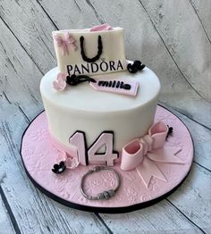 Cake Designs For 14th Birthday Girl, Sweet 14th Birthday, 14th Birthday Cake Aesthetic Girl, Cake Inspo For 14th Birthday, Birthday Cake Ideas 14th, Birthday Ideas 14th Birthday Girl, Birthday Cakes 14th Girl, Birthday Cake 14th Girl Aesthetic, Birthday Cake Ideas 13 Girl