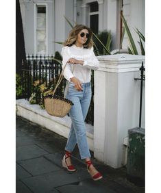 Guía de estilo para llevar el calzado más español de la temporada: las alpargatas con cuña Jeans Trend, Jeans Outfits, Spring Look, Legging Outfits, Amazing Outfits, Style Crush, Mode Vintage