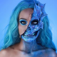 Face Paint Makeup Halloween, Mermaid Halloween Makeup, Artistic Makeup Looks, Crazy Halloween Makeup, Mermaid Makeup Halloween, Beautiful Halloween Makeup, Epic Ink Liner, Halloween Mermaid, Creative Halloween Makeup