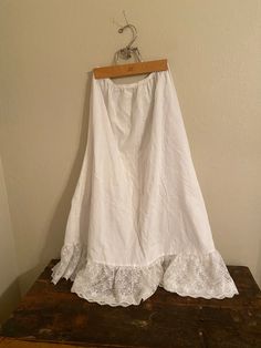 You babes vintage 1980s white midi skirt with lace trim 🌸  So so pretty, stretchy waist but unstretched it fits a 26 waist (so no a true large I would say like the tag indicates) maybe due to vintage sizing , fits like a small/ medium 🌻 Skirt With Lace Trim, White Midi Skirt, Peasant Skirt, Skirt With Lace, White Midi, Labour Day, Lace Trim, Midi Skirt, Womens Skirt