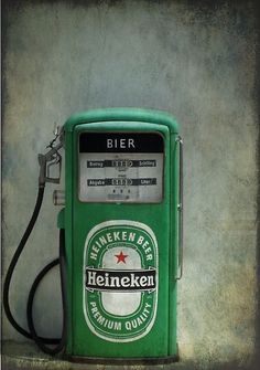 an old green gas pump with the caption that reads, i am not sure what this is