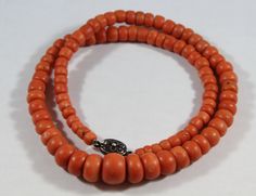 -Antique Tibet Chinese Sliver Natural Orange Coral Necklace -Total length: 20.25 in -Biggest bead size: 15 mm x 10.5 mm -Smallest bead size: 4.5 mm x 6.4 mm -Total weight: 66.6 g -Marked sliver -The beads are barrel shape Handmade Ceramic Jewelry, Scarab Bracelet, Coral Design, Gold Vases, Orange Coral, Coral Earrings, City New York, Coral Necklace, Coral Jewelry