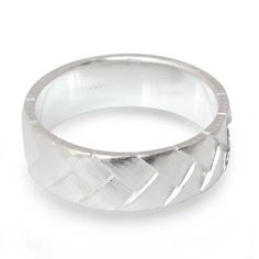 A woven front and a smooth band create a fabulous contrast in an original design by Thailand's Jantana. Expertly crafted by hand the sterling silver ring features an attractive brushed satin finish. .925 Sterling silver Contemporary Jewelry Design, Jewelry Workshop, Sterling Silver Rings Bands, Silver Jewellery Sets, Unique Jewelry Designs, Silver Band Ring, Jewelry Companies, Contemporary Jewelry, Sterling Silver Bands