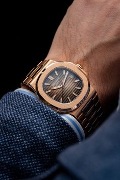 Check out this sick Patek Philippe Nautilus Chocolate Dial Rose Gold 5711/1R-001. An amazing watch for men by Patek Philippe. Patek Philippe Nautilus Rose Gold, Nautilus Watch, Patek Philippe Rose Gold, Manifesting Magic, Hand Watches, Patek Philippe Mens