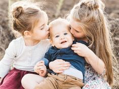 Young Sibling Photography, Light Family Photos, Rustic Family Photos, Cute Family Photos