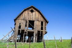 an old barn in the middle of nowhere