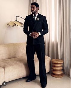 Black Suit Inspo Men, Old Fashion Suits For Men, Md Suit Ideas, Formal Suits Men Prom, Prom Mens Outfits, Loose Fit Suit Men, Black Men Prom Suits, Prom Suits For Black Men, Black Prom Suits For Guys