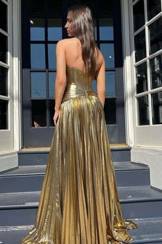 Ballkleid in Metallic-Gold, trägerlos, mit Schlitzfalten Black Homecoming Dress, White Homecoming Dresses, Long Formal Dress, Red Homecoming Dresses, Pink Homecoming Dress, Blue Homecoming Dresses, Strapless Corset, A Line Prom Dresses, Stunning Gowns