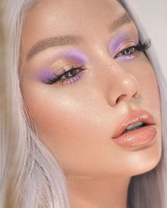 Eye Make Up Looks Colorful, Lavander Makeup Look, Prom Makeup Ideas, Editorial Make-up, Mekap Mata, Graphic Eyes, Euphoria Makeup, Makeup Tip, Smink Inspiration