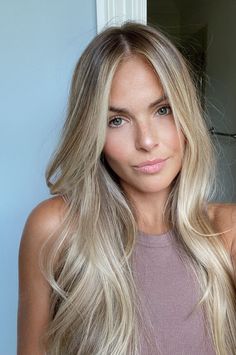 @hannahwierc Hair Stylist @savannahleebeauty Summer Blonde Hair, Balayage Blonde, Blonde Hair Inspiration, Blonde Hair Shades, Penteado Cabelo Curto, Hair Shades