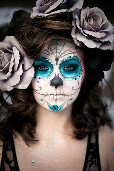 Sugar Skull... Makijaż Sugar Skull, Carnaval Make-up, Make Up Diy, Makeup Zombie, Dead Costume, Halloween Sugar Skull, Fantasy Make-up, Skull Face Paint, Sugar Skull Costume