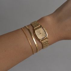 Seiko Vintage, Vintage Gold Watch, Pretty Watches, Preppy Jewelry, Vintage Watches Women, Gold Watches Women, Minimalist Accessories, Wrist Jewelry, Luxe Jewelry