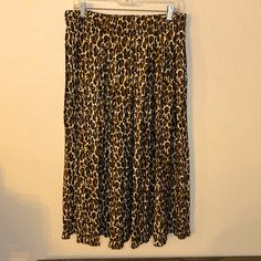 Elastic Waist Band Mudpie Pleated Cheetah Skirt. Satin Like Material & Size Large. Cheetah Skirt, Skirt Satin, Leopard Print Skirt, Mud Pie, Women Skirts Midi, Waist Band, Leopard Print, Midi Skirt, Elastic Waist