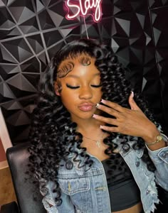 Lace Frontal Wig With Wand Curls, Wand Curls Wig Black Women, Wond Curls Frontal Wig, Curly Hairstyles For Birthday, Loose Curl Lace Front Wig, Side Part Wig With Wand Curls, Sweet 16 Lace Frontal, Leave Out Hairstyles For Black Women, Deep Wave Frontal Wig Hairstyles