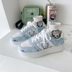 Platform Shoes White, Shoes Graffiti, College Shoes, Casual White Sneakers, Shoes Kawaii, Sneakers Platform, Basket Style, Shoes 2022