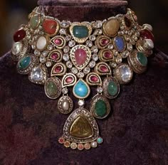 Crystal Neckless, Reception Jewellery, Navratna Jewellery, Gold Jewellery Wallpaper, Amrapali Jewellery, Jaipur Jewelry, Bridal Jewelry Sets Brides, Multicolor Necklace, Kundan Jewellery Bridal