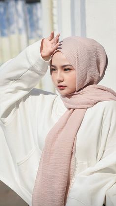 Ootd Hijab Simple, Hijab Simple, Street Hijab Fashion, Hijab Style Tutorial, Modern Hijab Fashion, Stylish Hijab, Hijab Fashionista, Modest Fashion Hijab, Hijab Style Casual