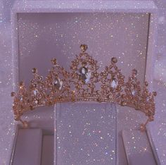 Crown Aesthetic, Filmy Vintage, Pink Tumblr Aesthetic, Queen Aesthetic, Royalty Aesthetic, Royal Aesthetic, Beautiful Tiaras, Gold Tiara