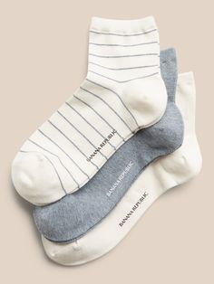 Crafted with a fine, combed cotton blend, these soft socks sit just above the ankle bone, adding a subtle accent to any outfit.  Set of 3 pairs.  Ankle height. Cute Socks Ankle, Fun Socks, Cute Socks Aesthetic, Fun Ankle Socks, Aesthetic Socks, Boston Outfits, Socks Aesthetic, College Wardrobe, Nike Socks