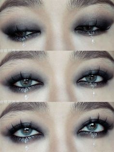 alt dark douyin makeup Dark Makeup Asian Eyes, Under Eye Color Eyeshadow, Messy Black Eye Makeup, Neutral Goth Makeup, Simple Dark Makeup Looks, Black And Blue Eyeshadow, Goth Contour, Alt Eyeshadow, Dark Make Up