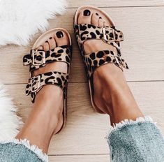 Leopard Shoes, Instagram Outfits, Womens Shoes High Heels, Dream Shoes, Shoe Obsession, Womens Shoes Wedges, Casual Shoes Women