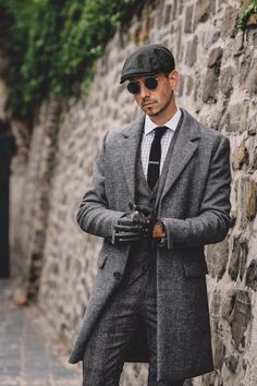 Beaky Blinder Style, Peaky Blinders Aesthetic Fashion, 1920s Outfit Ideas Men, Mens 1920s Fashion, 1920s Mens Clothing, Peaky Blinders Fashion, 1920s Mens Fashion, Peaky Blinders Suit, 1920s Outfits