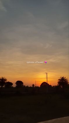 Sunset Evening Captions For Instagram, Sun Kissed Captions For Instagram, Sun Kissed Quotes, Caption For Sunset, Random Captions, One Word Caption, Snapchat Marketing