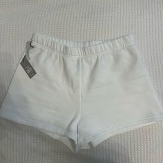 Brand New! Women’s Aritzia Tna Cozy Fleece Perfect Fit White Sweat-Shorts Size Small Weight- Mid Weight: Cozy+Terry Fit- Perfect: Classic Received As Gift I Am Open For Offers! Aritzia Sweat Shorts, White Sweat Shorts, Shop Cart, Nb Shoes, Summer Shorts Outfits, Aritzia Tna, Clothes Closet, Pinterest Outfits, School Shopping